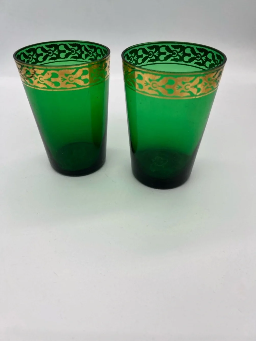 Pier 1 vintage Green Glass Tumbler Set with Gold Trim - Home Dining
